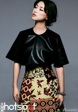 组图：朱珠登杂志封面演绎东方情人