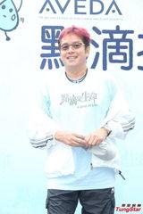 组图：谭咏麟想看霍汶希女儿 母亲节尽孝陪家人