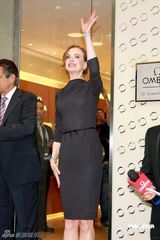 高清图集：妮可-基德曼现身香港 黑裙高贵大秀美胸