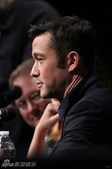 组图：囧瑟夫与艾米丽-布朗特出席漫展