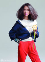 组图：张歆艺封面大片 黑白风情透似水墨动态