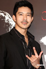 幻灯图：立威廉变形象扮混混 范逸臣演失意主唱