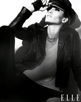 幻灯图：魅力女星詹妮弗洛佩兹登《ELLE》封面 
