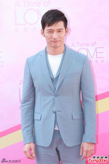 组图：钟嘉欣与延政勋合作电影 取昵称擦火花