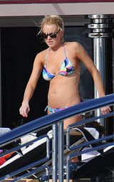 幻灯图集：林赛-罗韩海岛度假 五彩泳衣秀身材