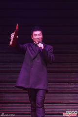 组图：陈奕迅第10次拿奖无趣 何韵诗力压容祖儿