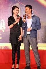 组图：《光辉岁月》首映群雄聚首 狄龙耍长枪