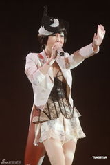 组图：周慧敏红馆个唱落幕 嘉宾阵容强大 