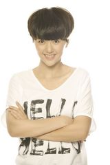 组图：谭维维环保大片 清新演绎《在束河里》