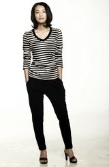 幻灯:蒙亭宜凭《八月十五》东京封后 私房照曝光