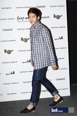 组图：孙浩英李钟硕等众韩星出席首尔时装秀