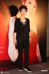 组图：汪明荃助阵关菊英演唱会 黄日华陈豪献唱