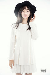 高清组图：裴涩琪白裙黑蕾丝大秀清纯性感魅力