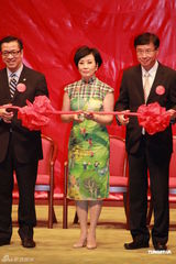 组图：油麻地戏院开幕 罗家英汪明荃现身