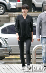 组图：韩星张美仁爱憔悴出席涉药案第7次庭审