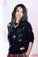 组图：田馥甄发片获姐妹声援 冷淡回应感情话题