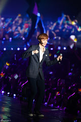 独家高清：GD胜利EXO等唱响StayG演唱会