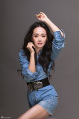 组图：张定涵魅惑写真诠释冷艳神秘女王