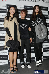 组图：张娜拉郑柔美等出席首尔时装周李向锋展