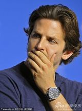 组图：库珀与劳伦斯亮相《乌云背后的幸福线》发布会