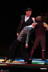 组图：福禄寿开唱大牌嘉宾云集 薛家燕上演校服诱惑