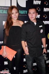 组图：张柏文出席杂志派对 何佩瑜张暖雅比艳