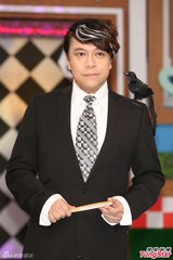 蔡康永患病毒性颜面失调后露面 面部仍不稳(图)