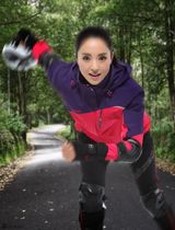 组图：董璇秋日写真曝光 彰显清新亮丽运动激情