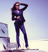 组图：妮娜-杜波夫穿西装登时尚杂志