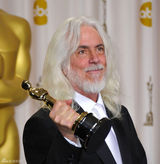 高清组图：奥斯卡后台获奖众星举金人光彩照人