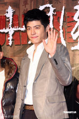 高清组图：《十月围城》台北首映 陈可辛全家走红毯