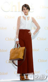 组图：李妍熙等靓装拼性感 韩彩英恢复曼妙身材