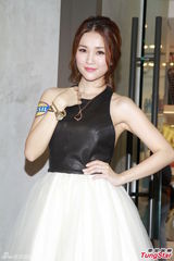 组图：谢安琪性感爆表露波边 方大同否认做一哥