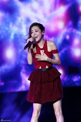 组图：碧海金沙派对火热开唱 2NE1压轴献唱