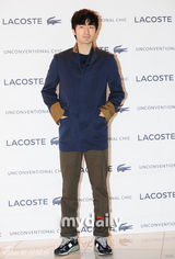 组图：孔孝真朴诗妍等韩国艺人出席时尚派对