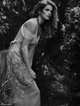 高清组图：44岁辛迪-克劳馥登封面 魅力依旧