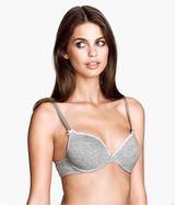 组图：甜心超模内衣写真 俏皮性感无限