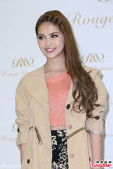 组图：昆凌不急嫁 力挺周杰伦演唱会