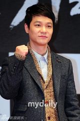 组图：洪京仁等亮相韩片《神派来的人》发布会