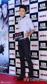 组图：崔始源李孝利等帅气参加《重返基地》首映会