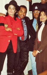 幻灯图集：杰克逊珍贵生活照曝光 旧照显现欢乐时光