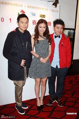 组图：张智霖出席活动谈家庭 众女星现场拼性感