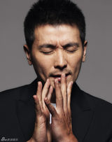 组图：保剑锋酷雅硬朗上阵演绎神秘性感男人