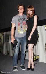 高清组图：新蜘蛛侠安德鲁和女主角艾玛-斯通亮相