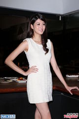 组图：金希澈吻郭雪芙 刘以豪翻醋坛也要吻戏