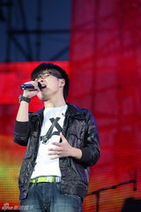 高清：青春洋溢中歌榜红五月 大风吹不散观众热情