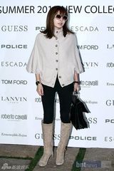 组图：张赫南圭丽等韩星为眼镜新品发布会站台