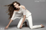 高清组图：俄罗斯超模安雅-卡扎科娃白色迷情