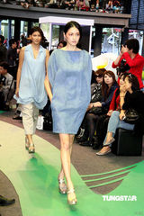 组图：蔡淑臻化身花神 身材曼妙分享走秀感受