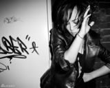 组图：周笔畅拍摄欧范颓废风大片 演绎黑白风情